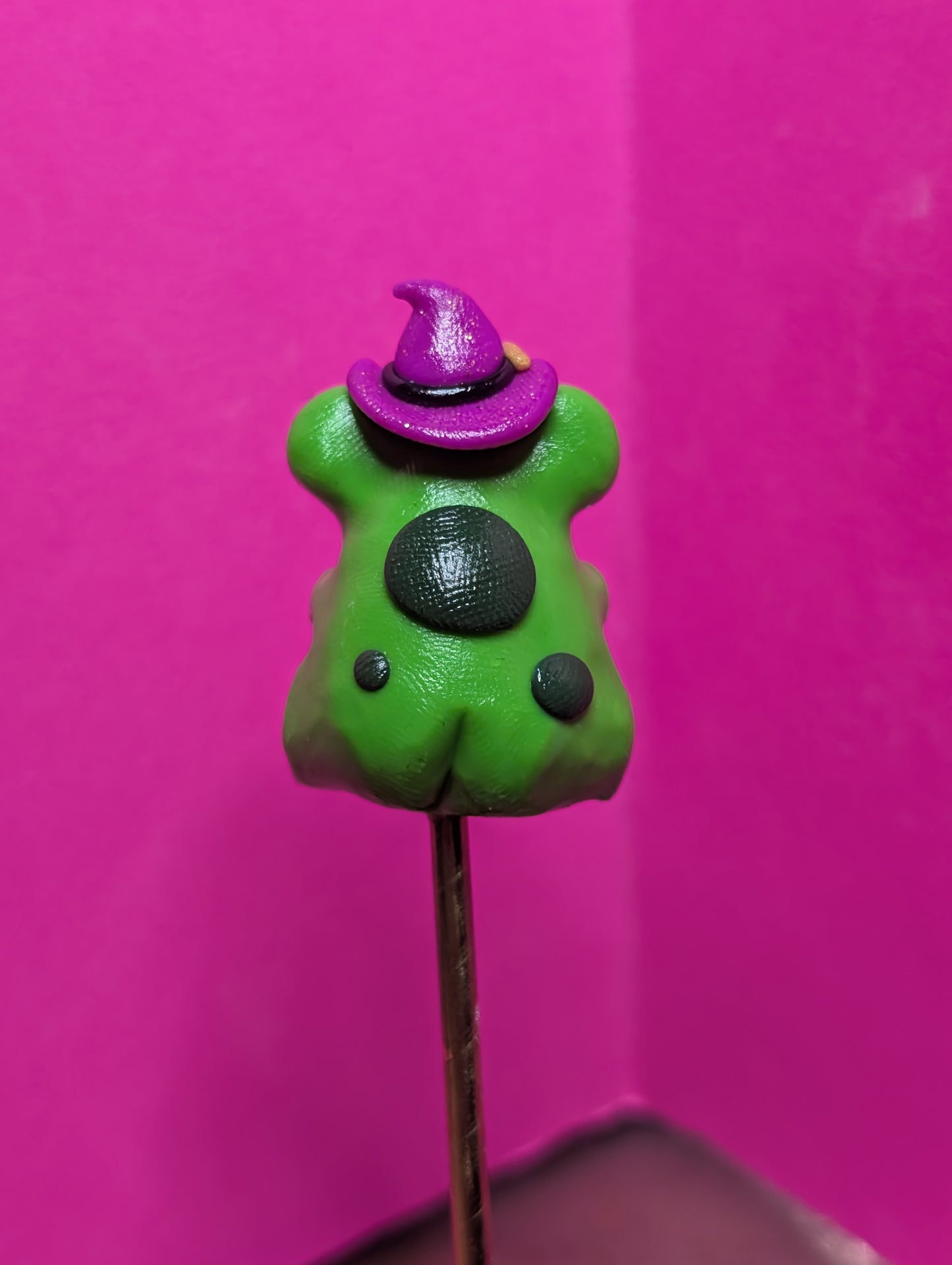 Frog Witch Plant Pick
